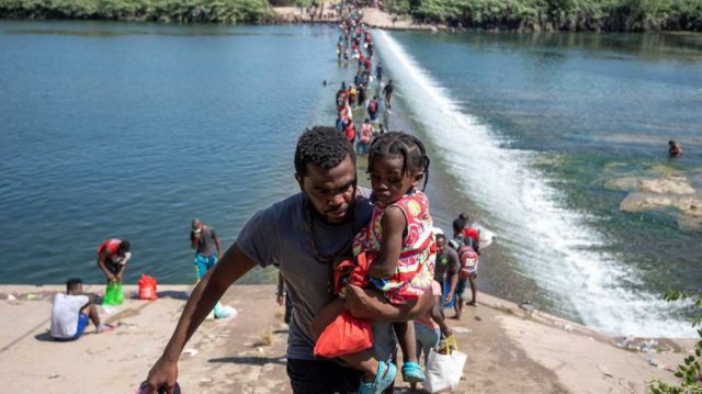 Exenviado denuncia deportaciones de EEUU a Haití