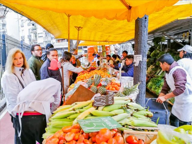 Argentina congela precios de 1.432 productos