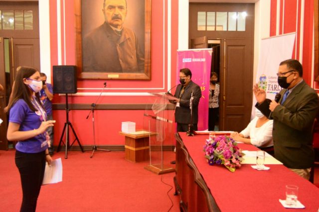 Gobernador posesionó a gobernadora y gabinete infantil