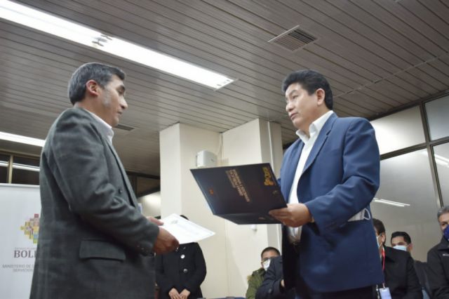 AASANA, 400 exfuncionarios ya reciben sus finiquitos