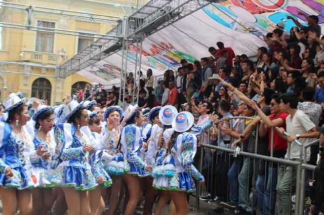 Aumento de contagios pone  en duda carnaval en Bolivia