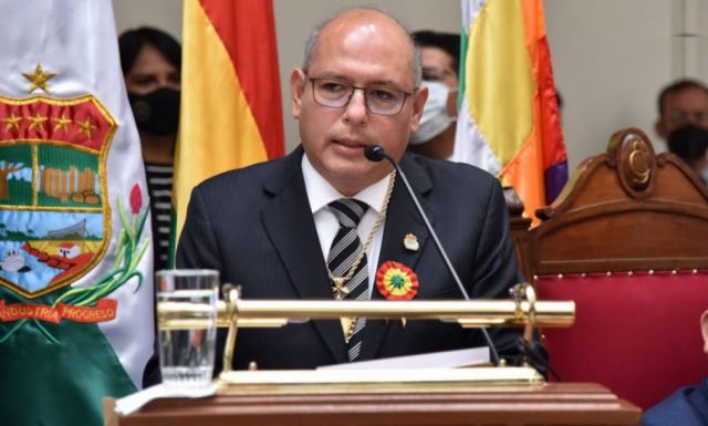 Presidente del TSJ plantea debatir una ley contra la injerencia política