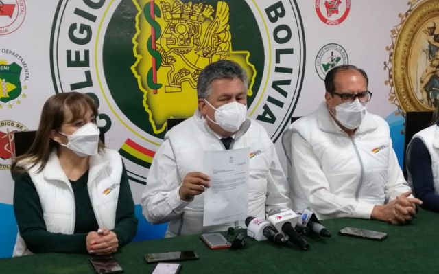 Colegio Médico suspende "bloqueo de los mil servicios" y acepta reunirse con el Ministro de Salud