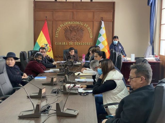 Defensor: 72 postulantes siguen en carrera