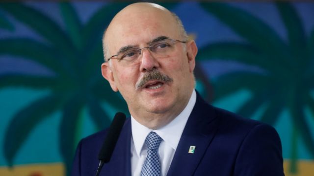Un disparo accidental del exministro brasileño de Educación en el aeropuerto de Brasilia deja a una mujer herida leve (y varias interrogantes)