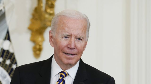 Biden promueve una iniciativa que permitirá incautar las propiedades de empresarios rusos y enviar los fondos obtenidos a Ucrania