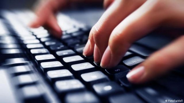 El Salvador: "asedio digital" a la prensa preocupa a relator de CIDH