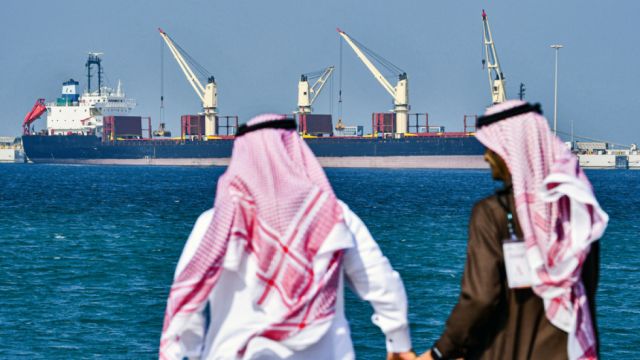 Arabia Saudita reduce el precio del petróleo para Asia y Europa, pero no para EE.UU.