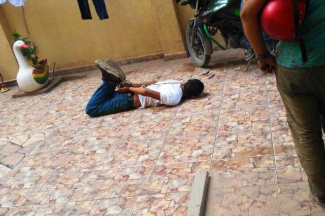 Joven golpeó y ató a un poste a ladrón que le robó en Tarija