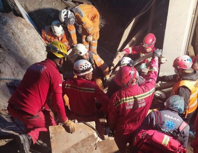 Aprehenden a responsables de la obra donde murieron dos obreros en La Paz