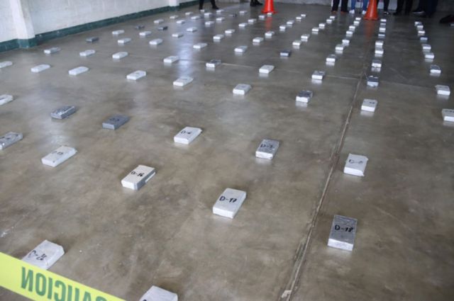 Aprehenden  a dos personas  con 128 kilos de cocaína