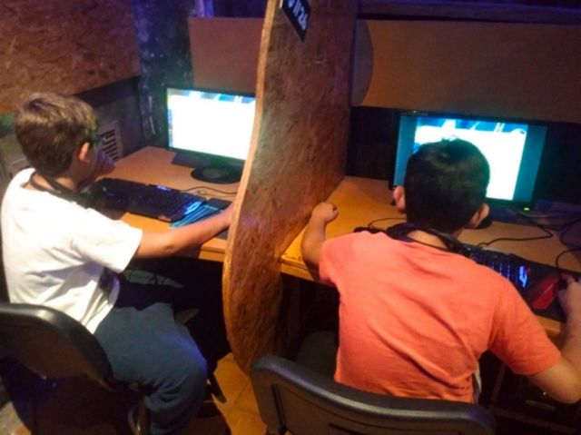 Alertan riesgos en juegos  en línea para adolescentes 
