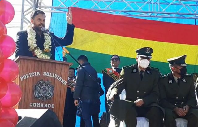Del Castillo anuncia entrega de un helicóptero para patrullaje en El Alto
