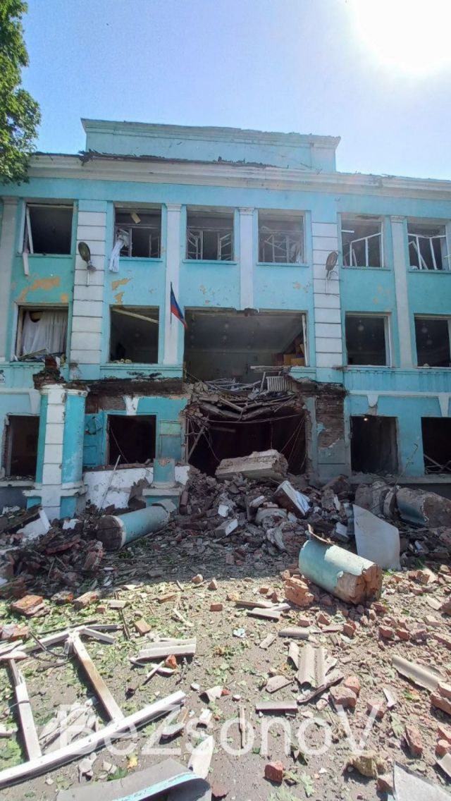 5 muertos, varios heridos y 3 escuelas destruidas tras un ataque de las FF.AA. de Ucrania contra el centro de Donetsk