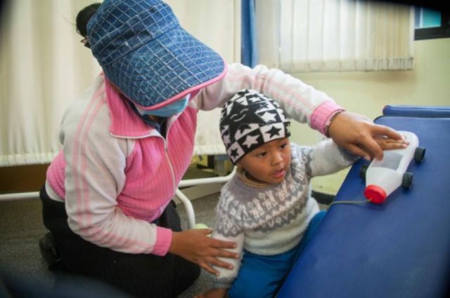 ¿Por qué jugar es esencial para el desarrollo de los niños?