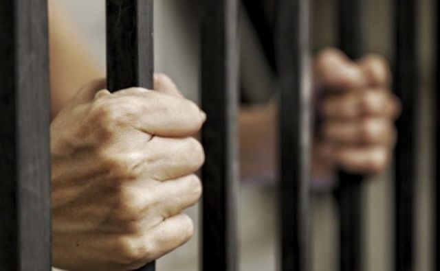 Sentencian a 20 años a profesor que violó y embarazó a una menor 