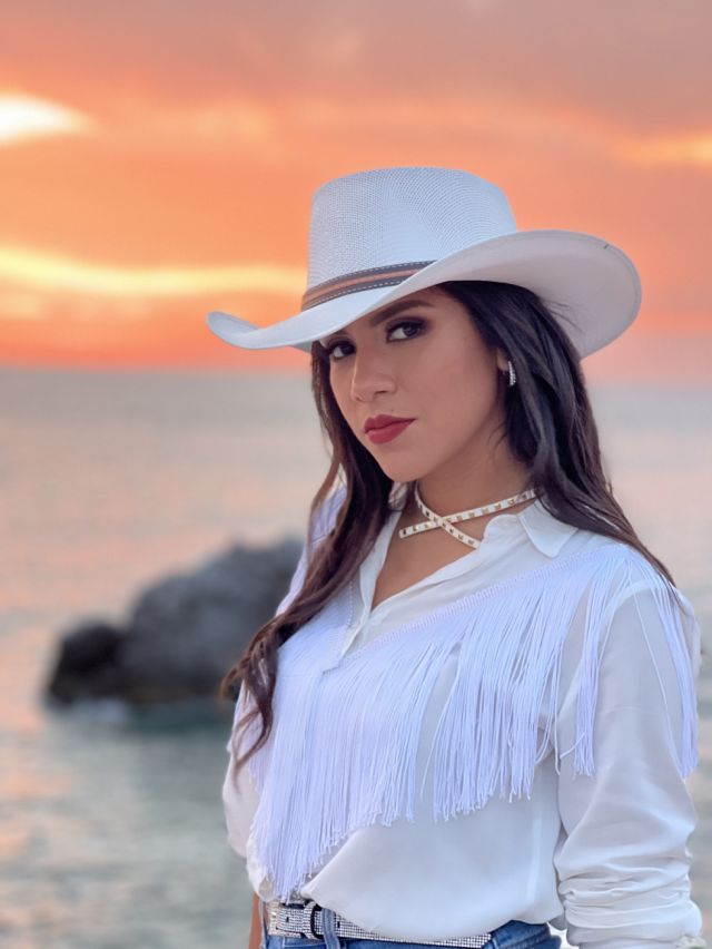 “No Vales Nada”, una cumbia de Lucero Ríos totalmente producida en México