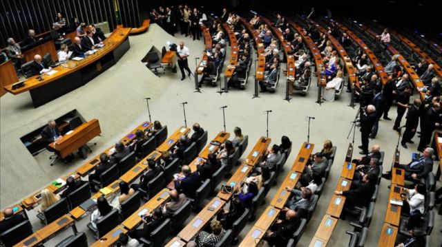 Luz verde para que  Bolsonaro aumente el gasto público