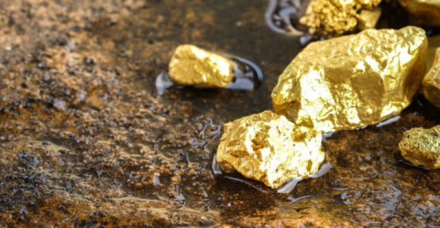 El precio del oro cae a su nivel más bajo en 15 meses