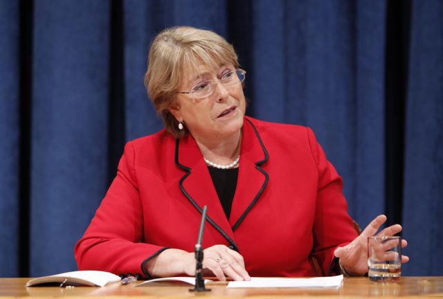 Bachelet dice sí a la nueva Constitución