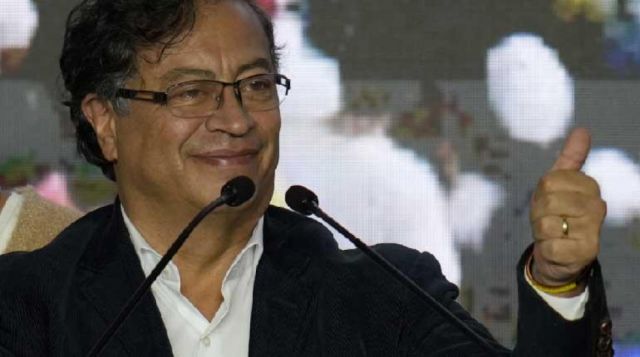 Petro designa a ministro de Defensa