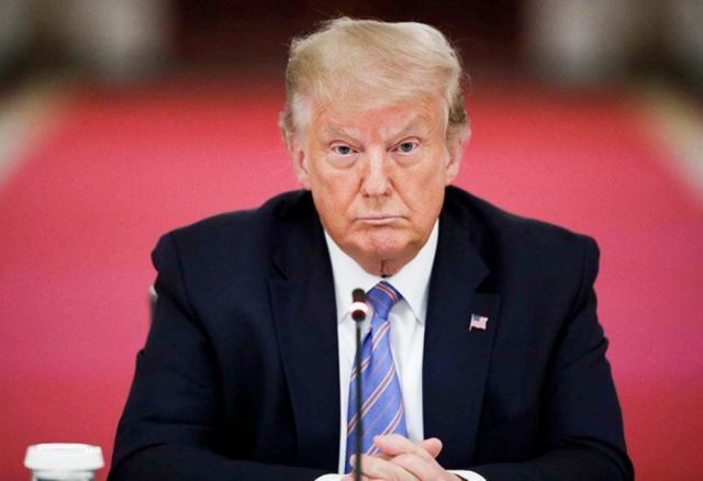 Trump contra comité que investiga asalto a Capitolio