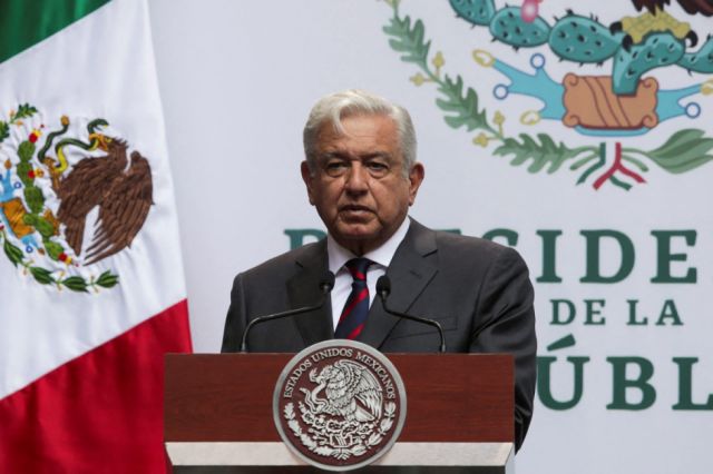 AMLO promete una reforma de "pobreza franciscana"