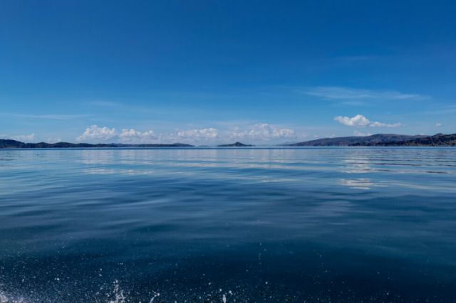 Las defensoras de la vida que se extingue en el lago Titicaca