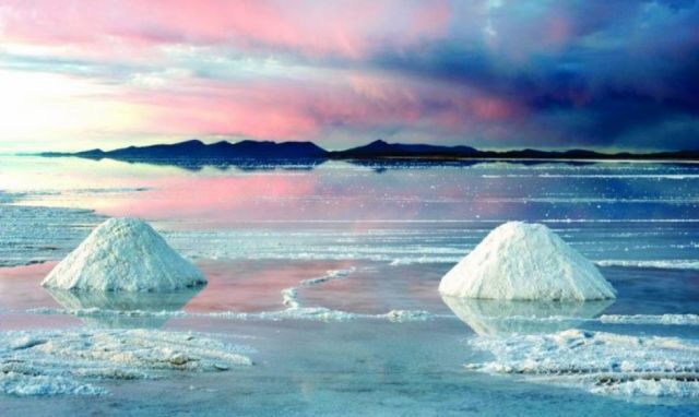 Denuncian que desde hace 6 meses una empresa mueve tierras fiscales cerca del Salar de Uyuni