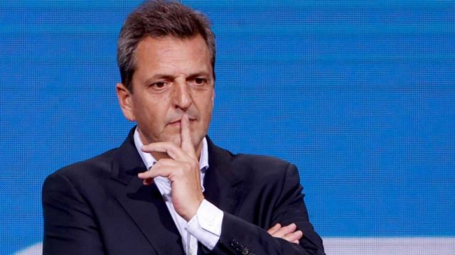 Massa continúa designación de miembros de su equipo