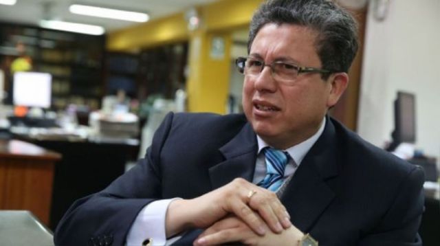 Nuevo gabinete comienza bajo fuego en Perú