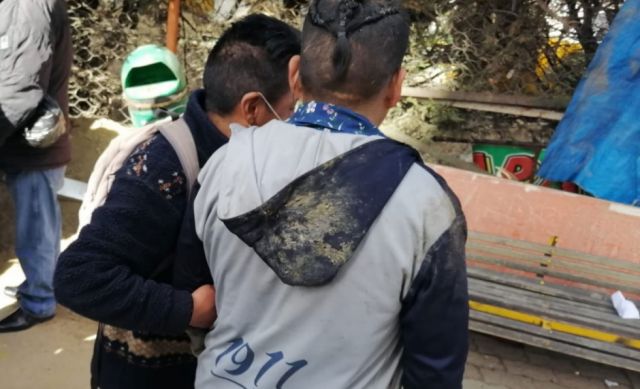 "Me han querido meter de sullu", joven de El Alto denuncia que lo enterraron vivo