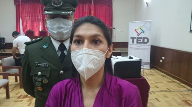 Denuncian salida del país de la expresidenta del TED de Tarija