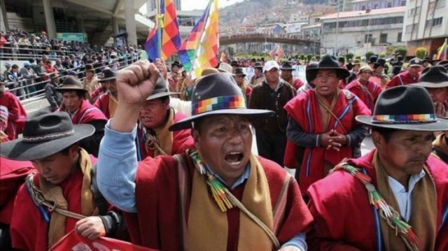 Ponchos rojos no marcharán en apoyo al Gobierno