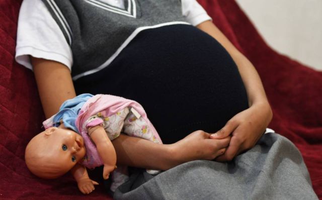 Un sujeto violó y embarazó a su hijastra menor de edad