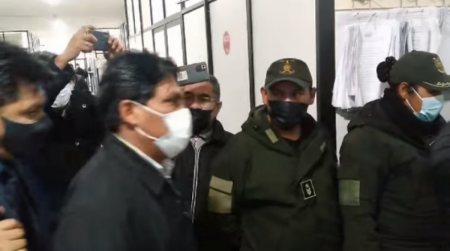Abogado defiende contrato suscrito por su cliente con la ABC 