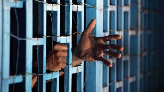Reos intentaron asesinar a su compañero de celda en Morros Blancos
