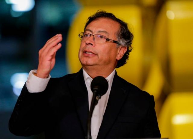 Precios de la gasolina generan debate en Colombia