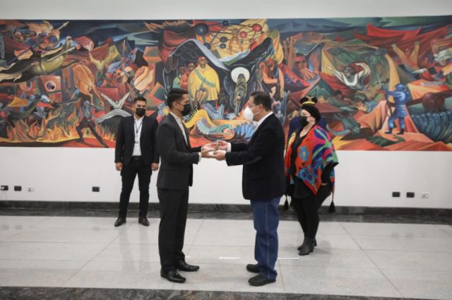 Andrónico Rodríguez recibe el bastón de mando y es el presidente en ejercicio, por viajes de Arce y Choquehuanca