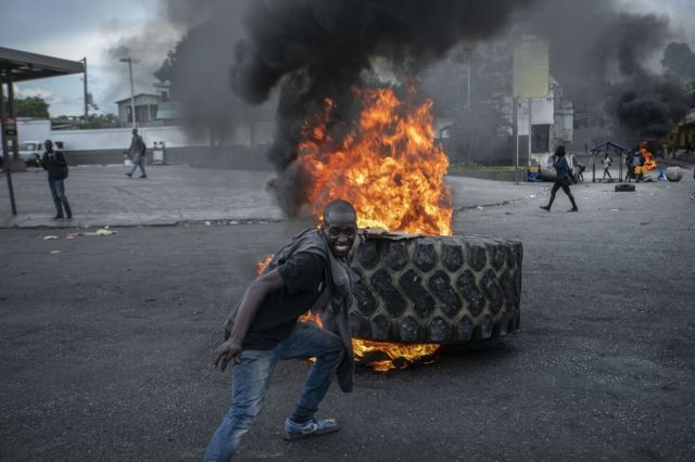 Haitianos piden revocar aumento de combustibles