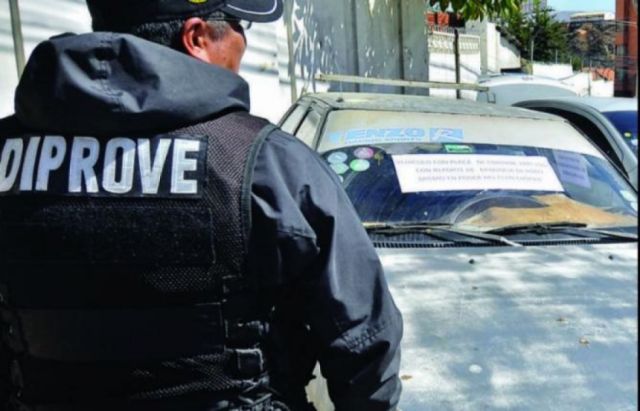 La Diprove halla abandonadas dos motos y un vehículo robado 