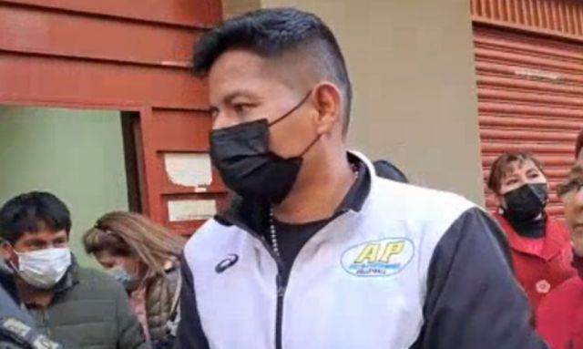 Dictan detención domiciliaria para el exministro Characayo a pesar de estar sentenciado; corre apelación