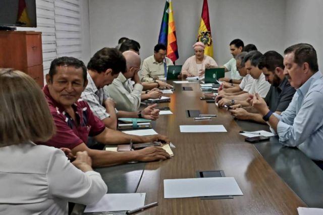 CAO y Gobierno analizan temas sobre el contrabando, seguridad jurídica y otros