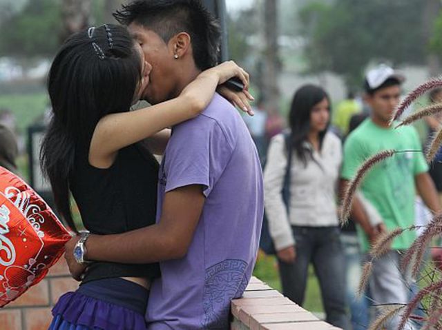 Cómo hablar de sexo con tu hijo adolescente: ni con tecnicismos ni como si fueras su amigo