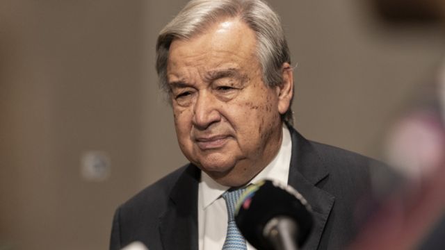 Guterres insiste en transición hacia energías renovables