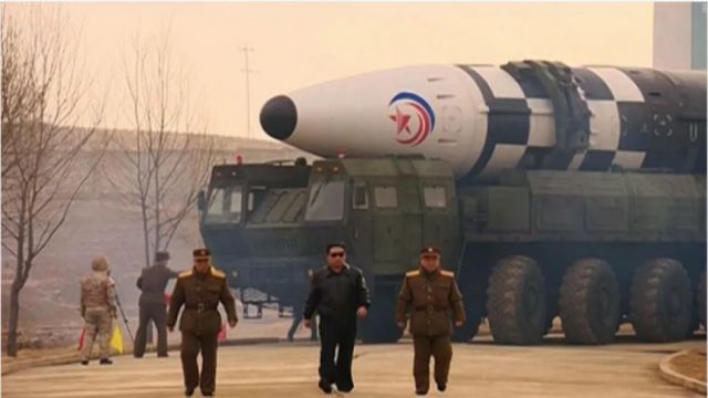 Corea del Norte dispara al menos tres misiles balísticos hacia el mar del Japón, por segundo día consecutivo