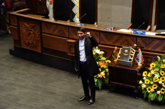 Andrónico jura como presidente del Senado
