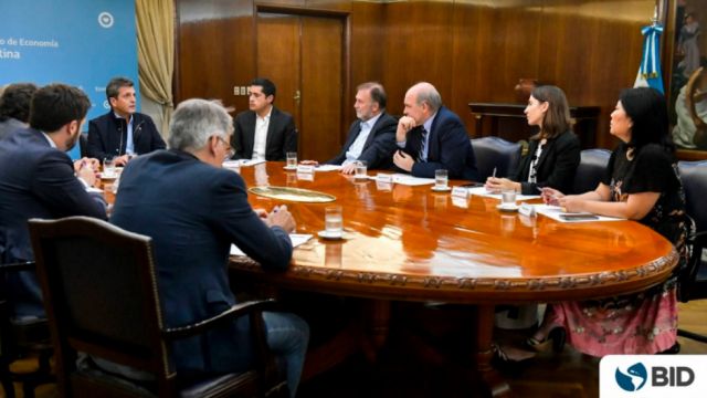 El BID prevé entregar $us 500 MM a Argentina