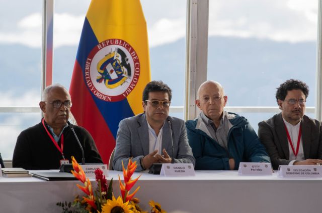El Gobierno de Colombia y el ELN anuncian los primeros acuerdos en Caracas