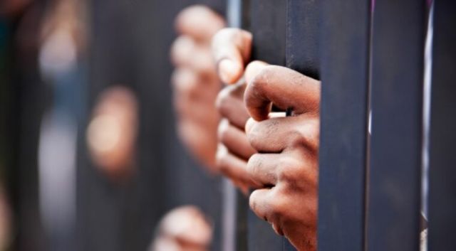 Sentencian a dos violadores de adolescentes 